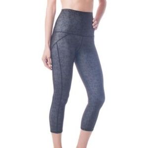 🆕 Emily Hsu High Waisted Capri Size XS